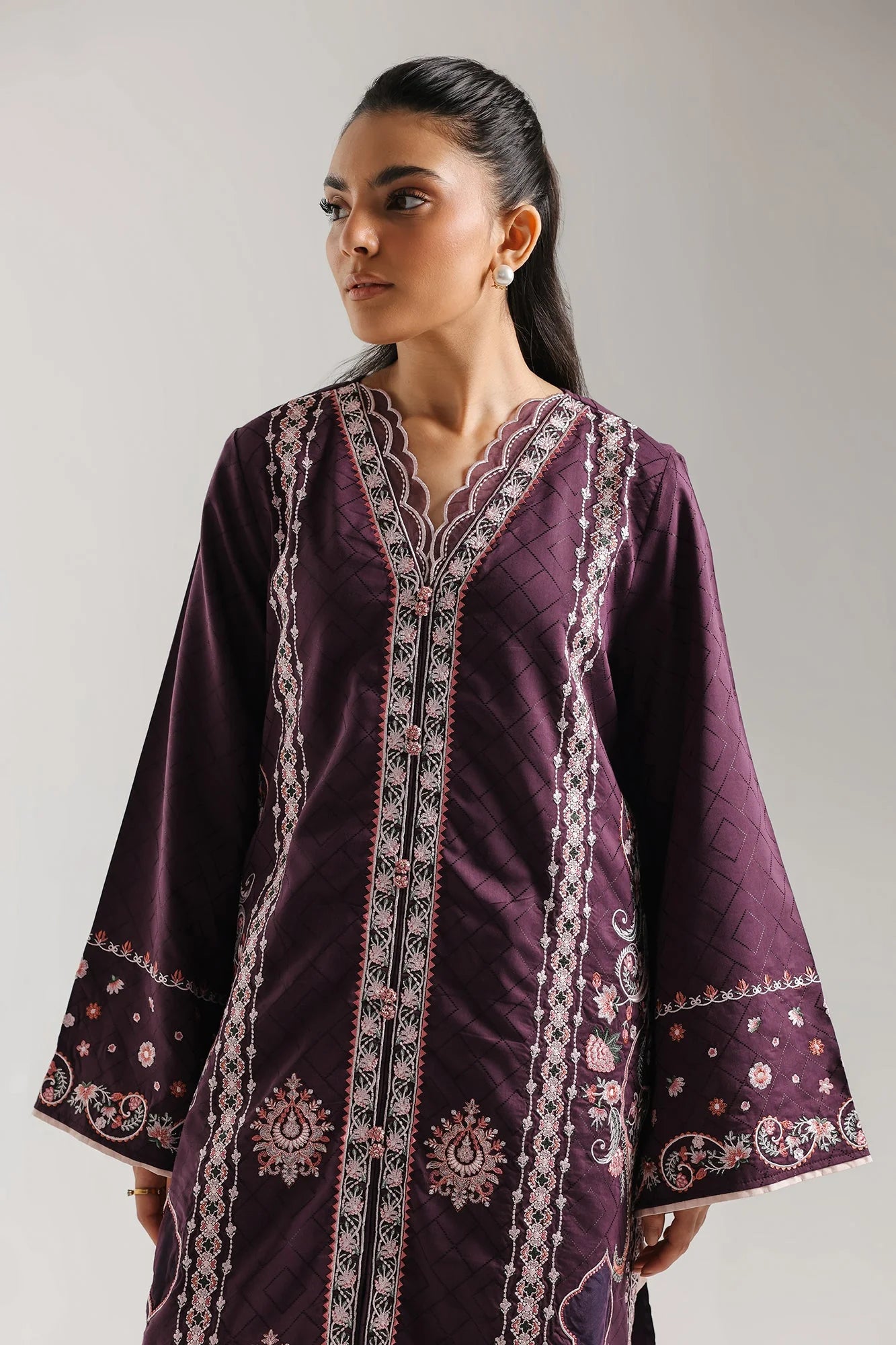 EMBROIDERED SUIT (E4321/103/518)