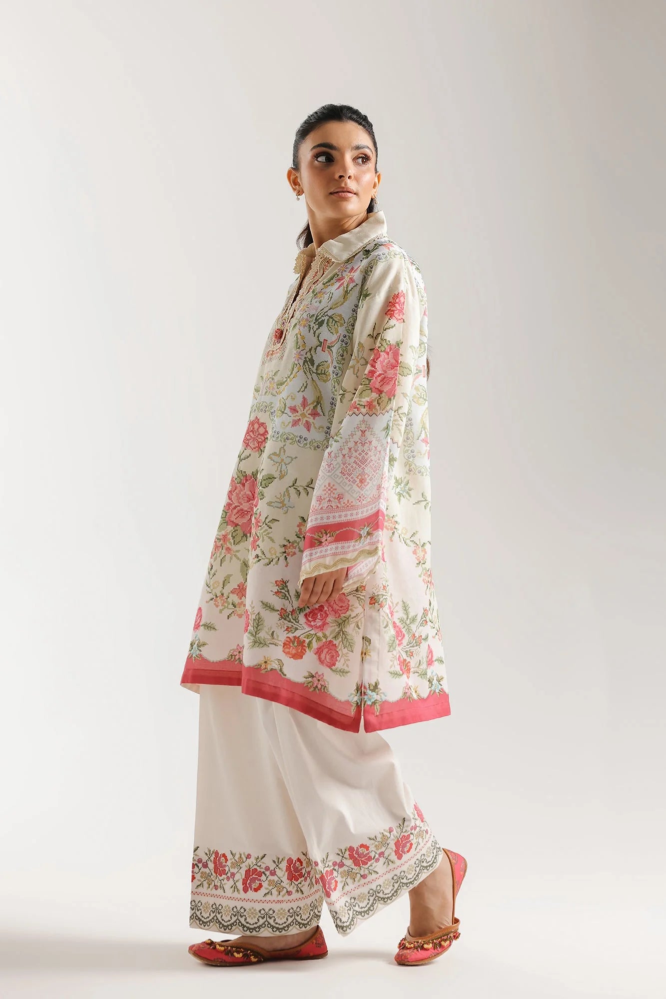 EMBROIDERED SUIT (E4328/103/002)