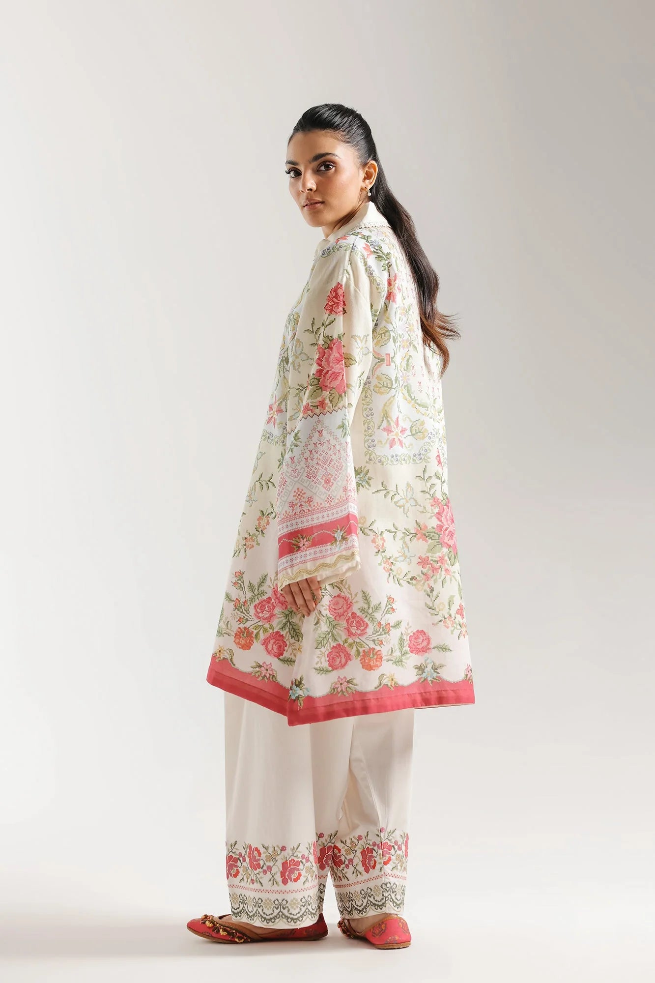 EMBROIDERED SUIT (E4328/103/002)