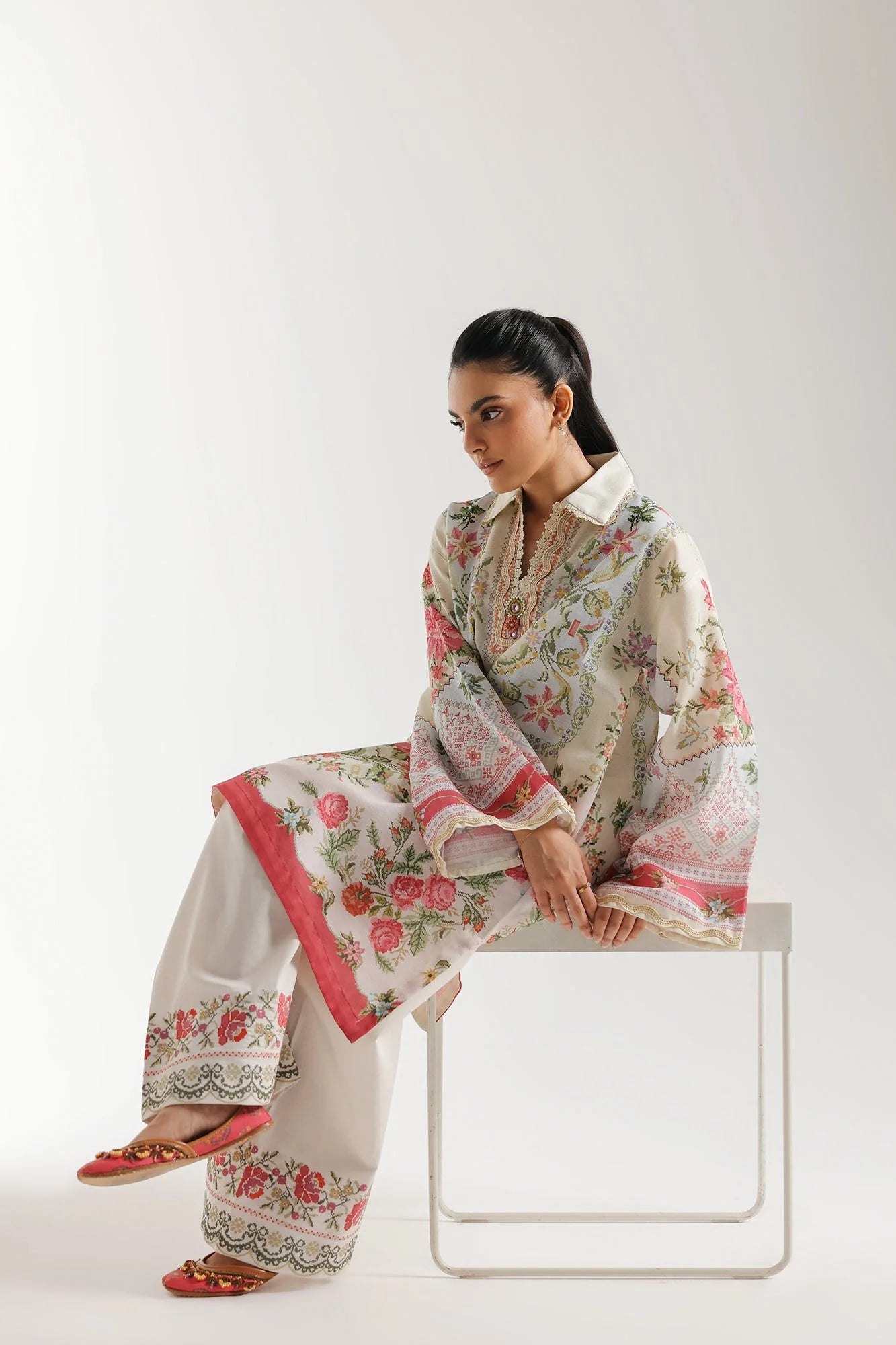 EMBROIDERED SUIT (E4328/103/002)