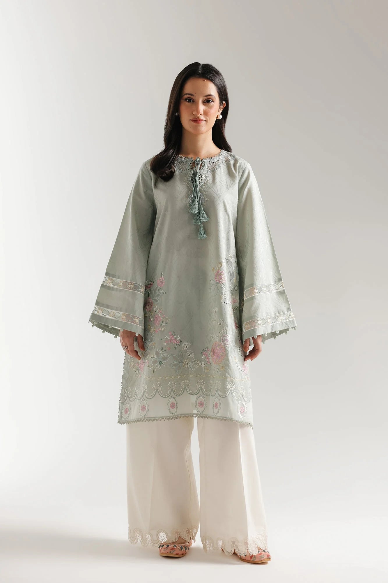 EMBROIDERED SUIT (E4331/103/720)