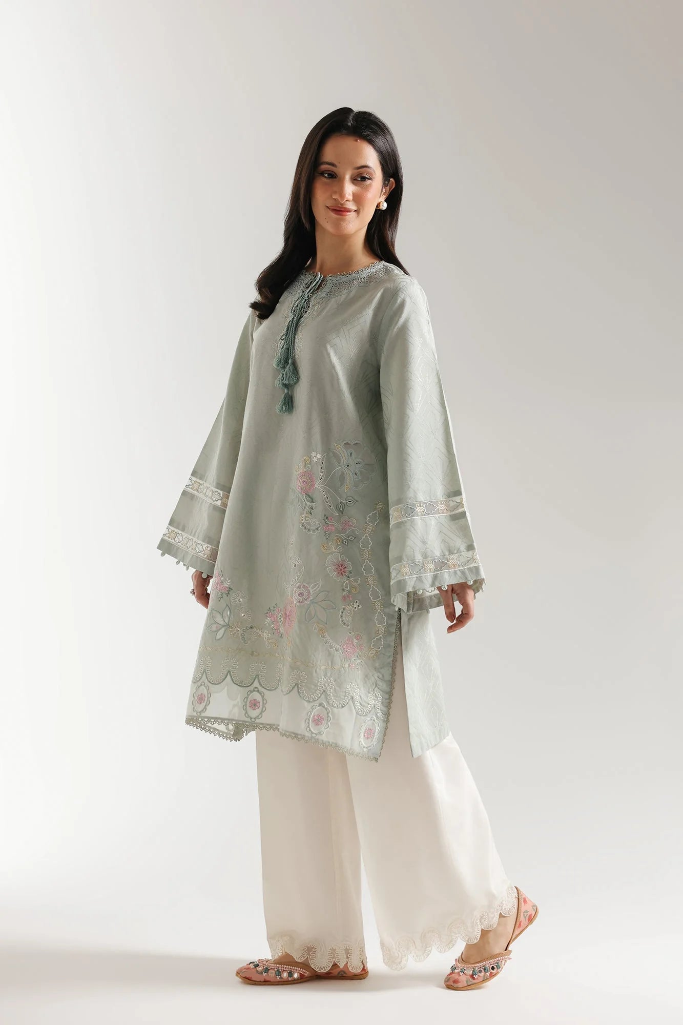 EMBROIDERED SUIT (E4331/103/720)