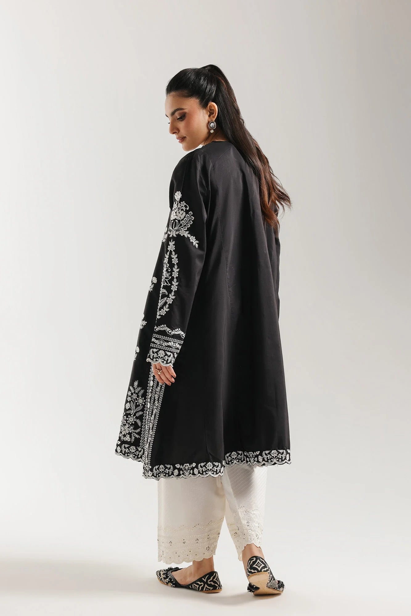 EMBROIDERED SUIT (E4333/103/901)