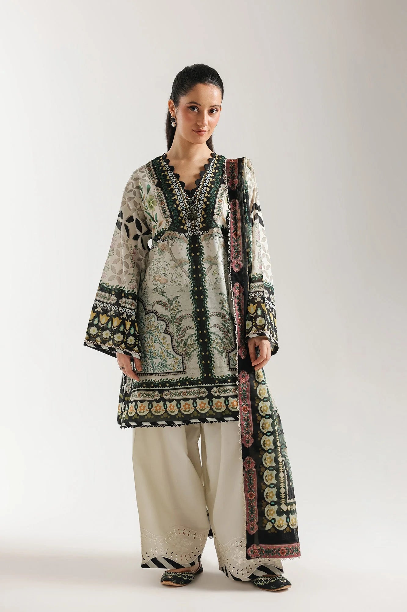 EMBROIDERED SUIT (E4335/103/003)