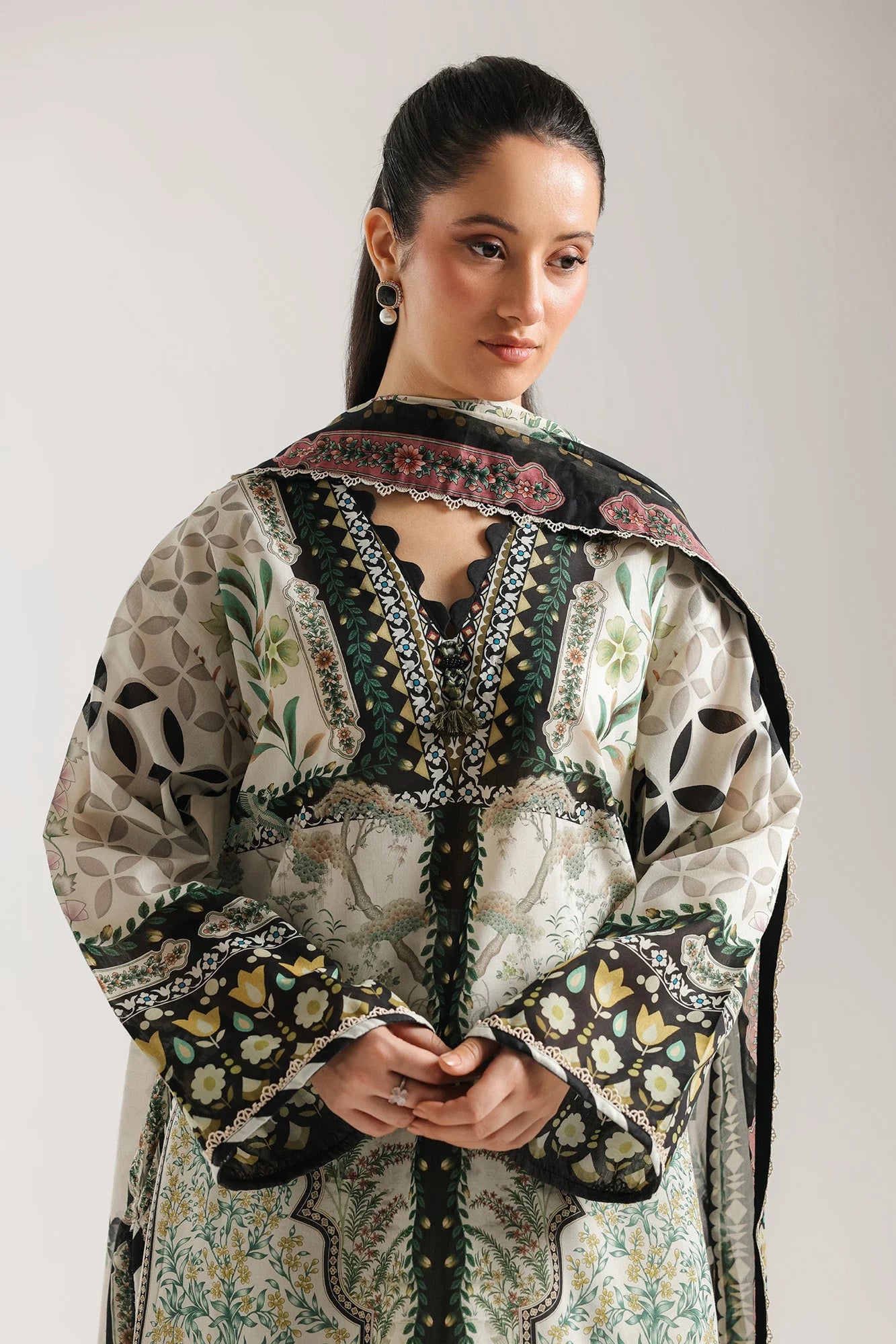 EMBROIDERED SUIT (E4335/103/003)