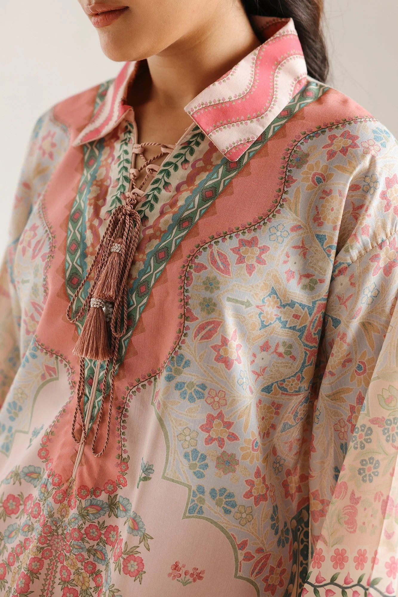 EMBROIDERED SUIT (E4336/103/426)