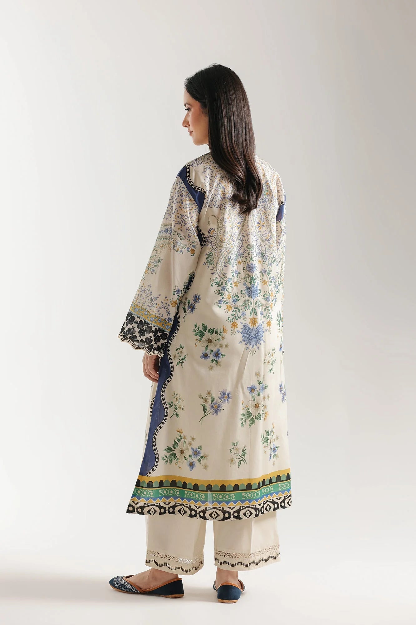 EMBROIDERED SUIT (E4338/103/005)