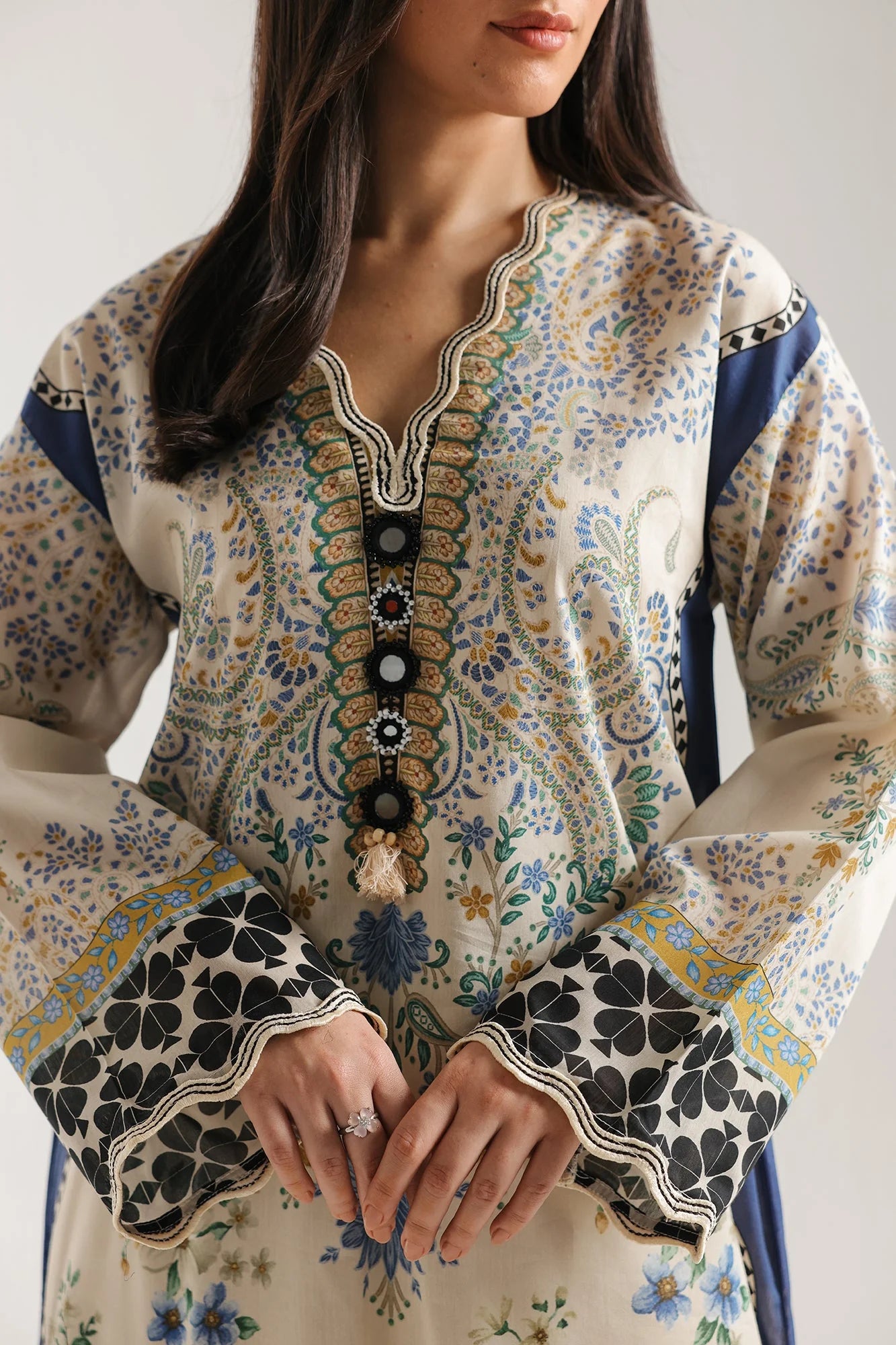 EMBROIDERED SUIT (E4338/103/005)