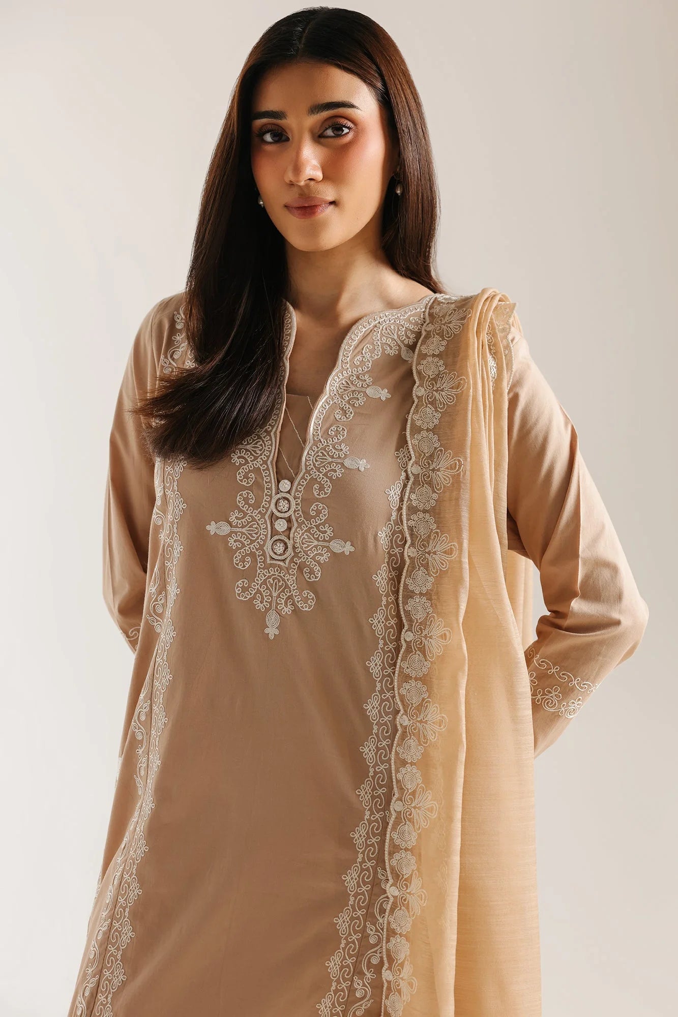 EMBROIDERED SUIT (E4364/103/808)