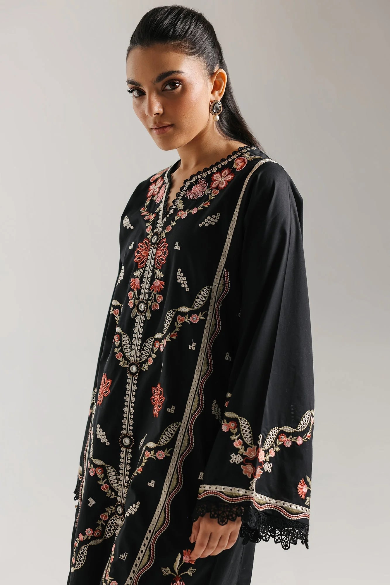 EMBROIDERED SUIT (E4370/103/902)