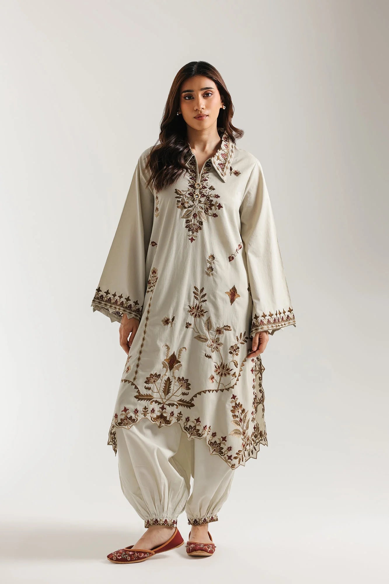 EMBROIDERED SUIT (E4373/103/006)