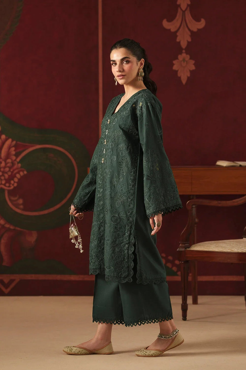 Ethnc Rozana Winter Drop 2 '26 - EMBROIDERED SUIT - E4769-103-706