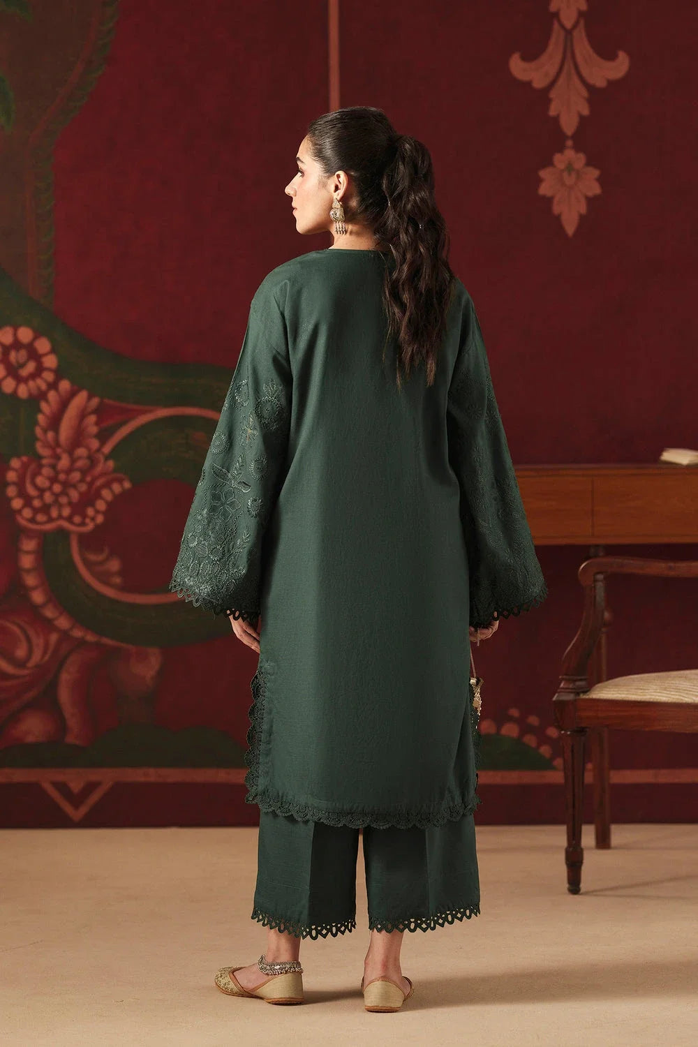 Ethnc Rozana Winter Drop 2 '26 - EMBROIDERED SUIT - E4769-103-706