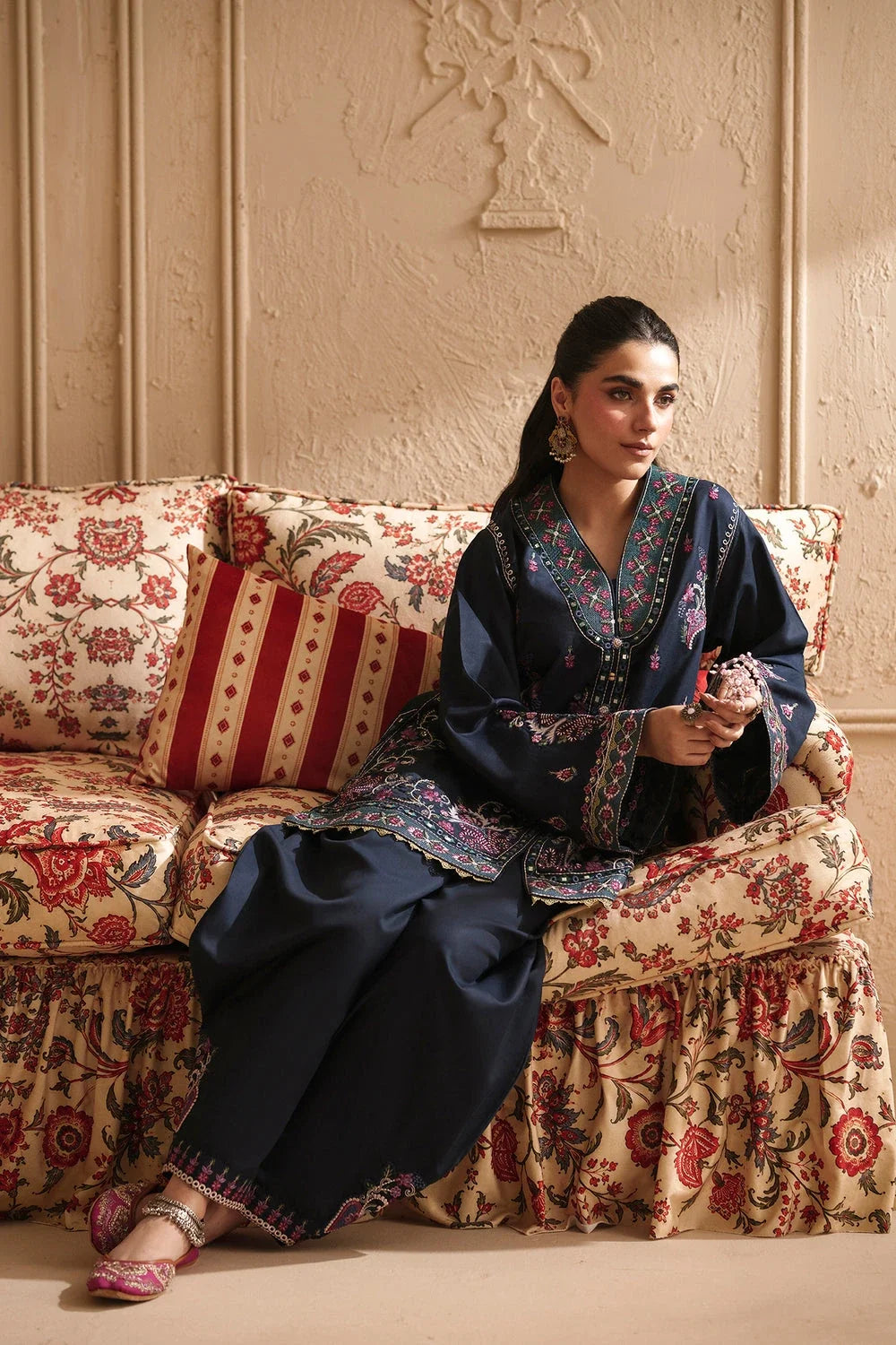Ethnc Rozana Winter Drop 2 '26 - EMBROIDERED SUIT - E4776-103-620