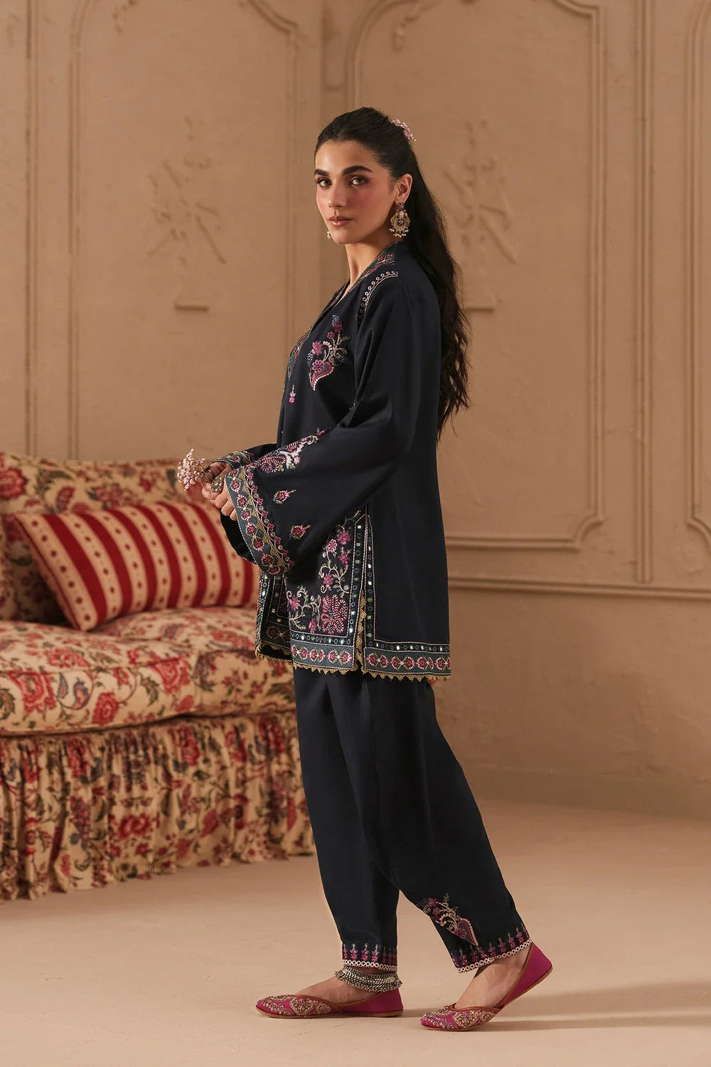 Ethnc Rozana Winter Drop 2 '26 - EMBROIDERED SUIT - E4776-103-620