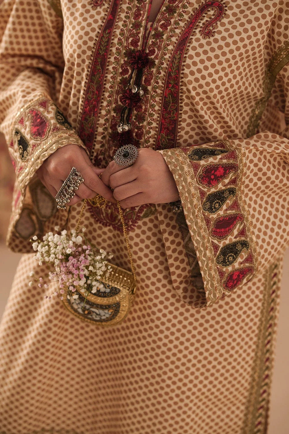 Ethnc Rozana Winter Drop 2 '26 - EMBROIDERED SUIT - E4796-103-226