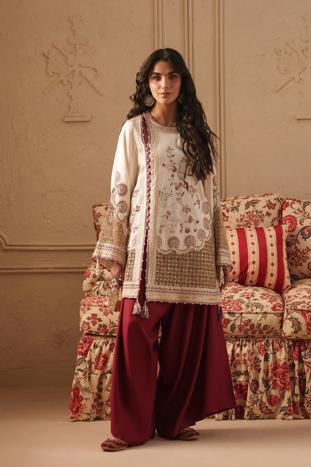 Ethnc Rozana Winter Drop 2 '26 - EMBROIDERED SUIT - E4813-103-003