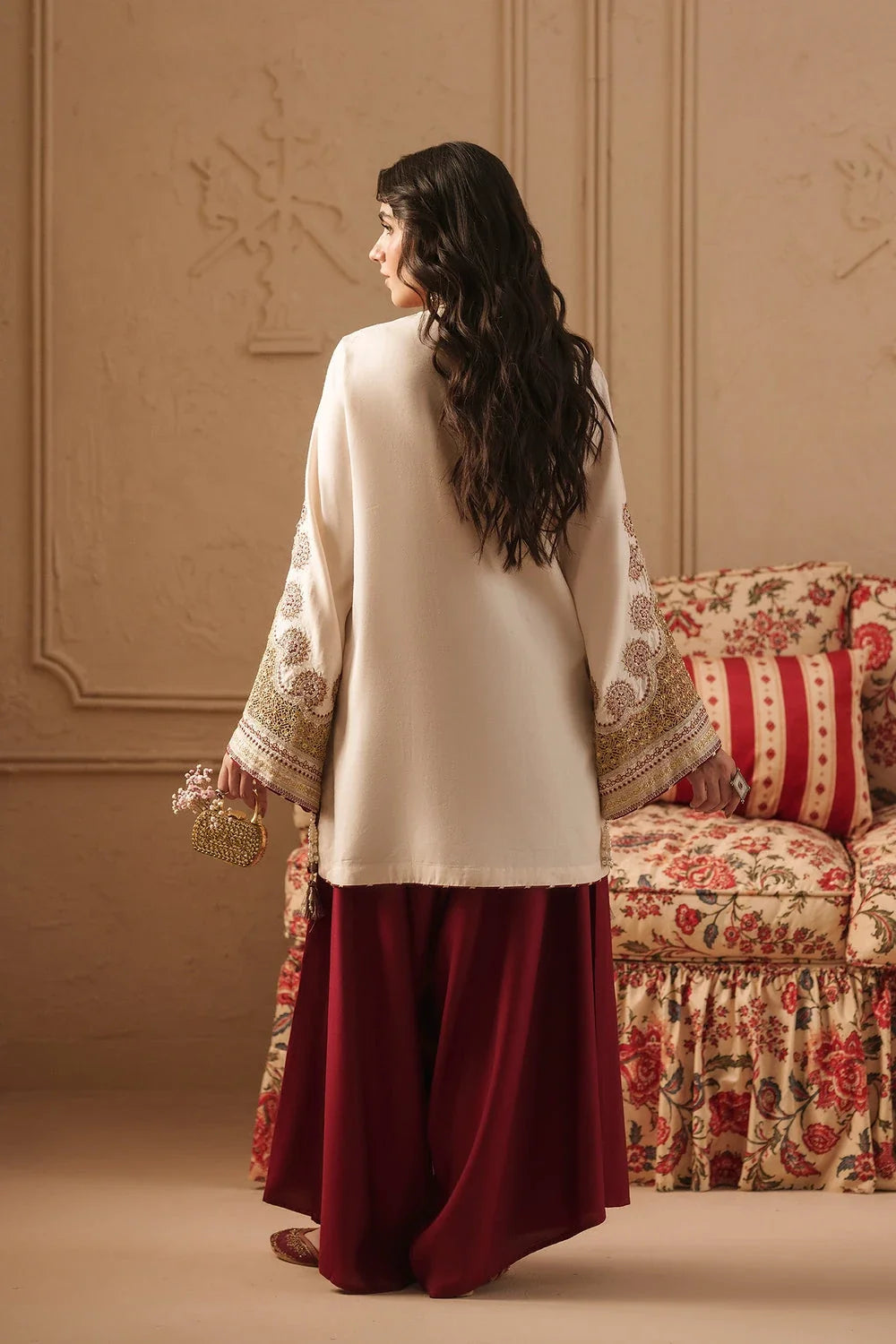 Ethnc Rozana Winter Drop 2 '26 - EMBROIDERED SUIT - E4813-103-003
