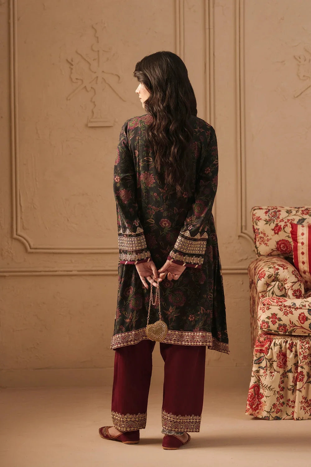 Ethnc Rozana Winter Drop 2 '26 - EMBROIDERED SUIT - E4838-103-901