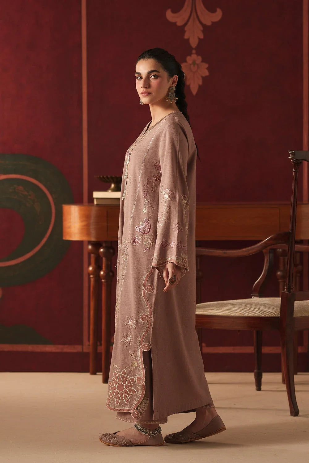 Ethnc Rozana Winter Drop 2 '26 - EMBROIDERED SUIT - E4878-103-815