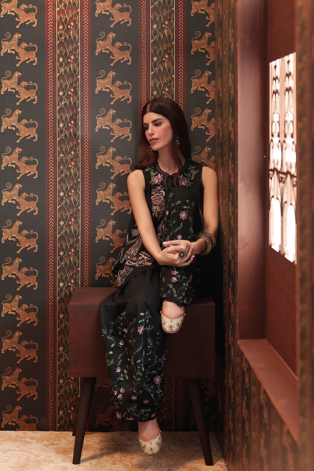 EMBROIDERED SUIT (E4905-103-901) Ethnc - Rozana Winter Drop III