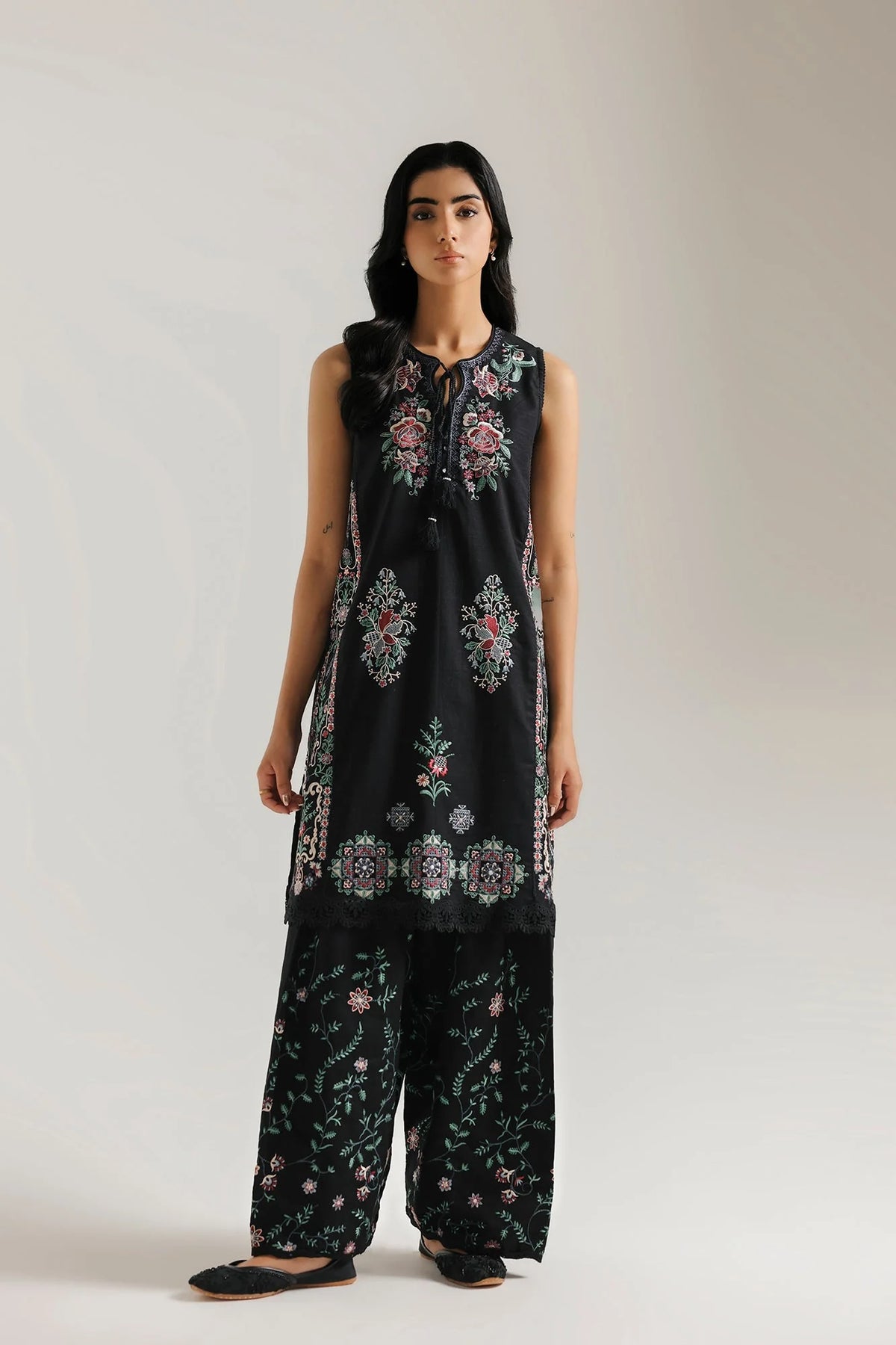 EMBROIDERED SUIT (E4905-103-901) Ethnc - Rozana Winter Drop III