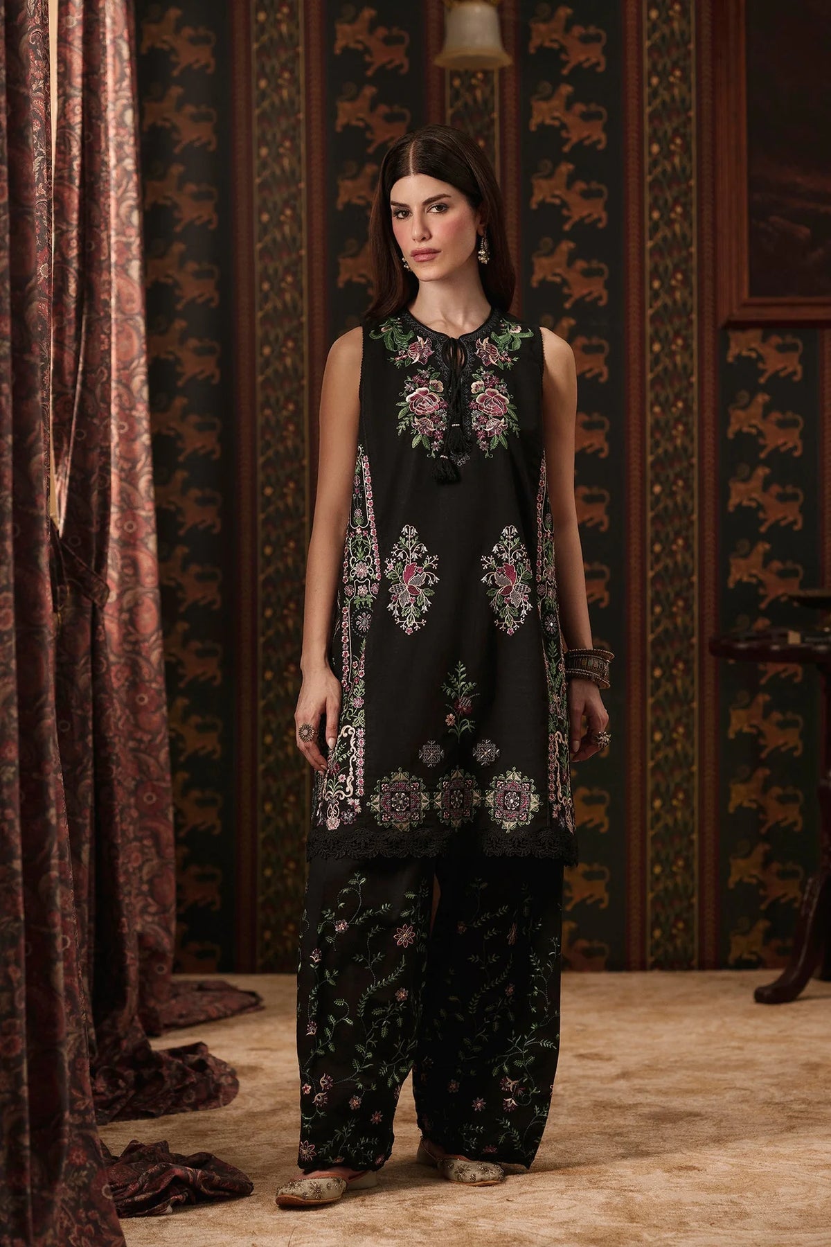 EMBROIDERED SUIT (E4905-103-901) Ethnc - Rozana Winter Drop III