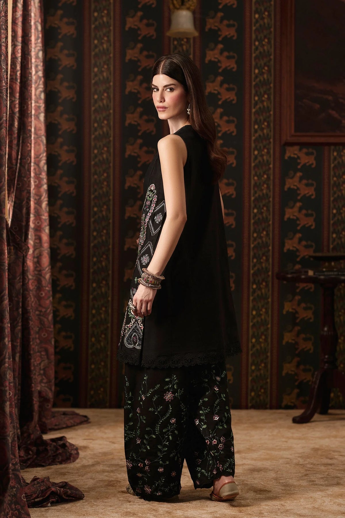EMBROIDERED SUIT (E4905-103-901) Ethnc - Rozana Winter Drop III