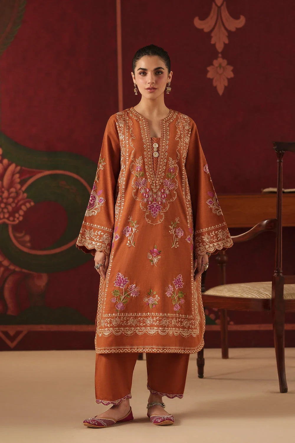 Ethnc Rozana Winter Drop 2 '26 - EMBROIDERED SUIT - E4910-103-202