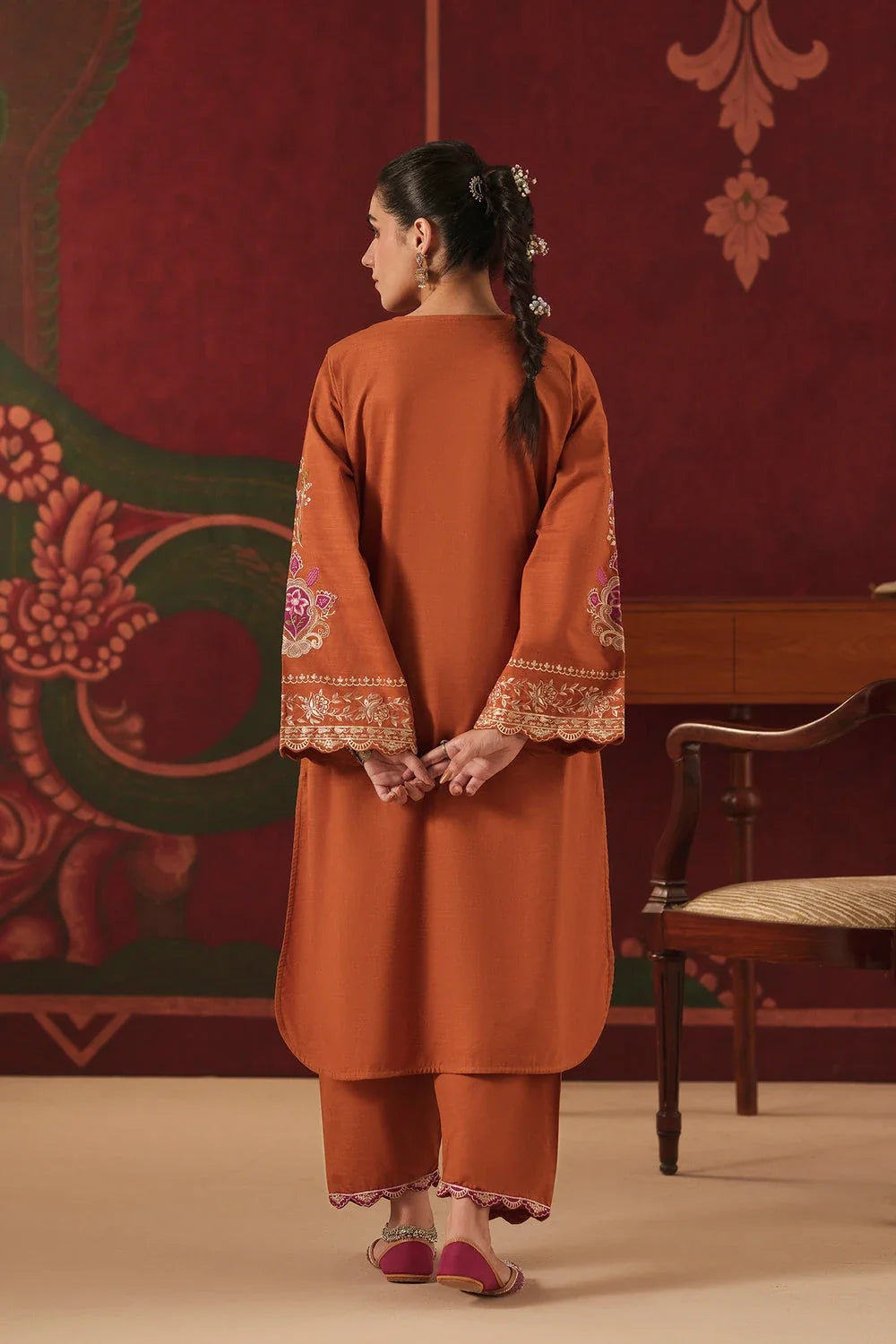 Ethnc Rozana Winter Drop 2 '26 - EMBROIDERED SUIT - E4910-103-202