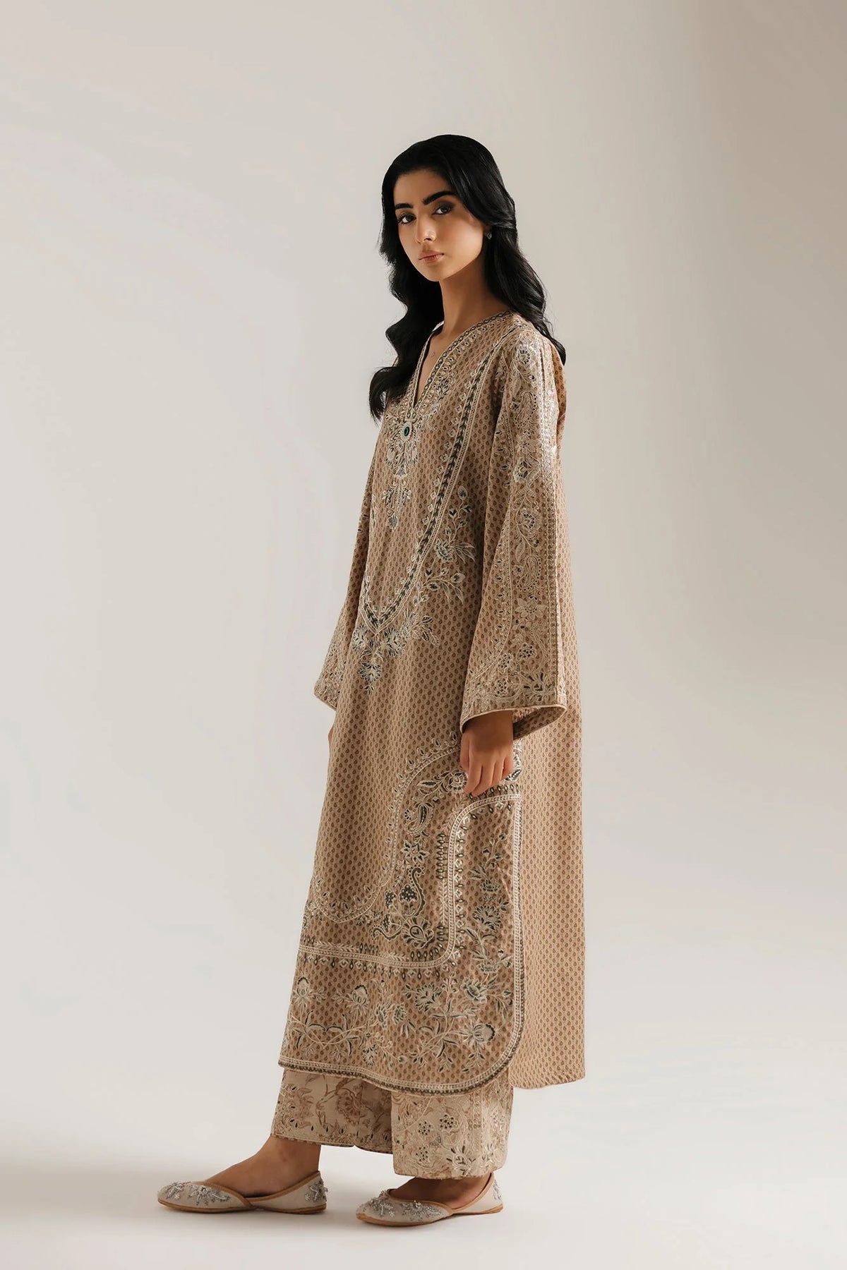 EMBROIDERED SUIT (E4925-103-808) Ethnc - Rozana Winter Drop III