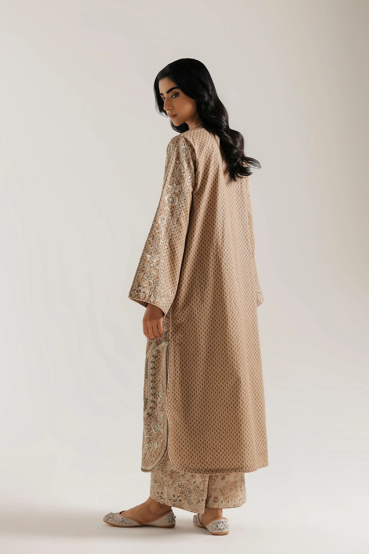 EMBROIDERED SUIT (E4925-103-808) Ethnc - Rozana Winter Drop III