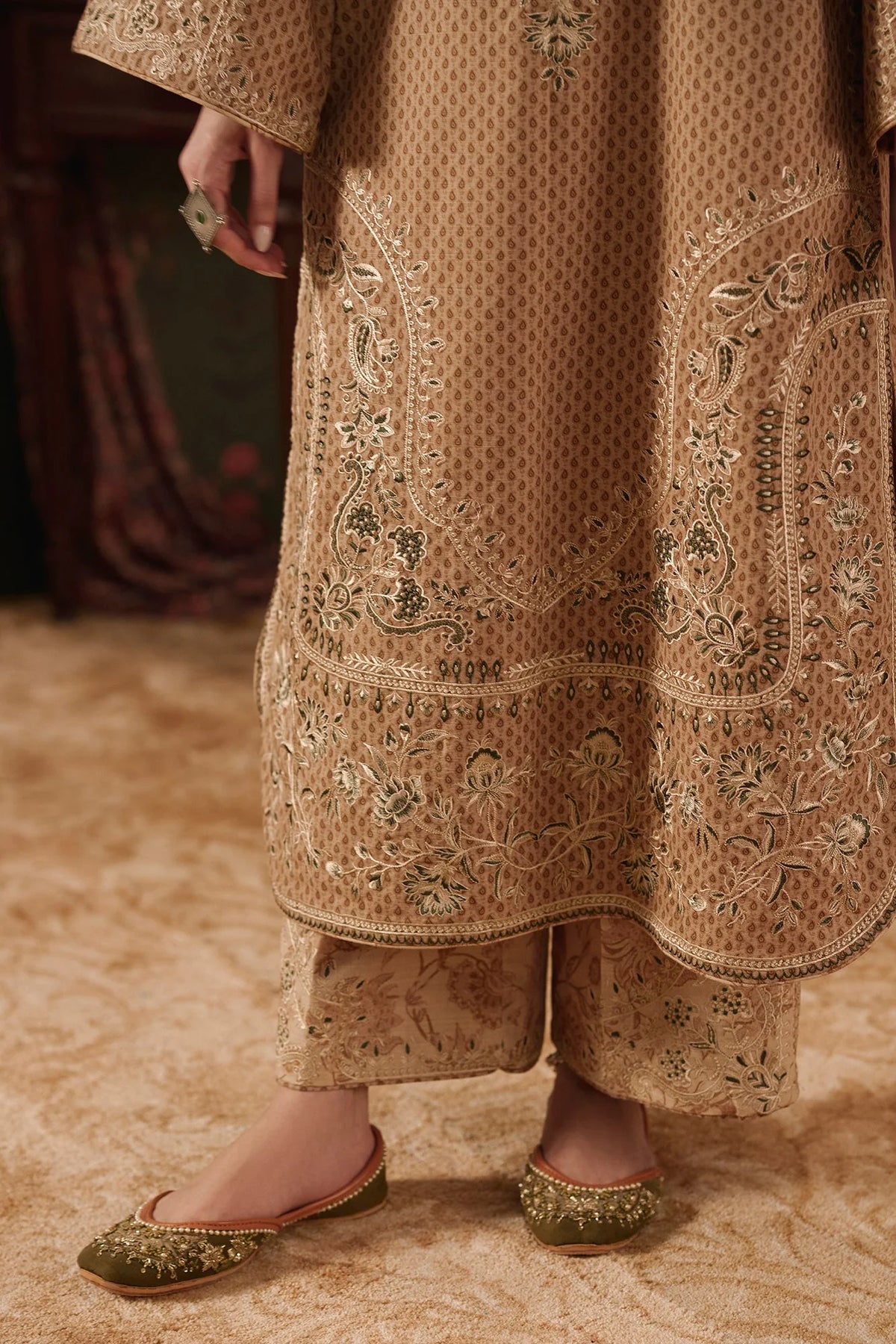 EMBROIDERED SUIT (E4925-103-808) Ethnc - Rozana Winter Drop III