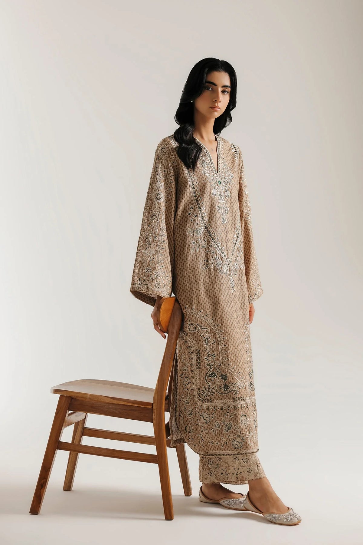 EMBROIDERED SUIT (E4925-103-808) Ethnc - Rozana Winter Drop III