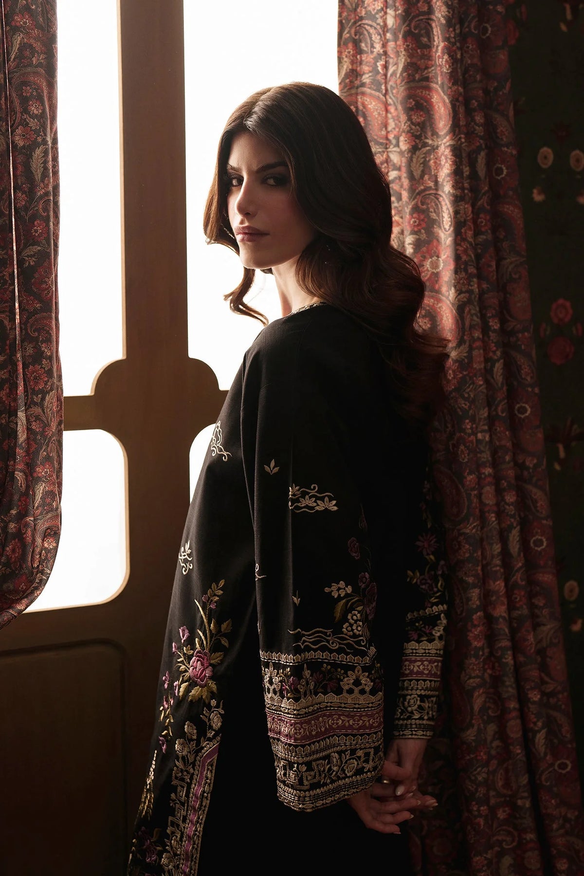 EMBROIDERED SUIT (E4932-103-901) Ethnc - Rozana Winter Drop III