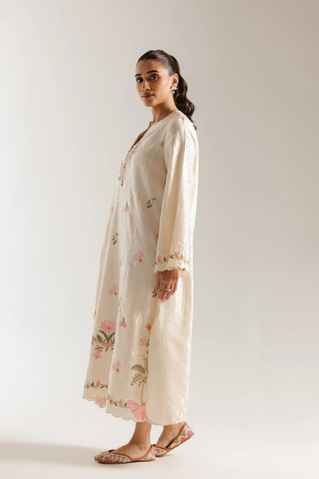 EMBROIDERED DRESS (E7704/102/227) Ethnc
