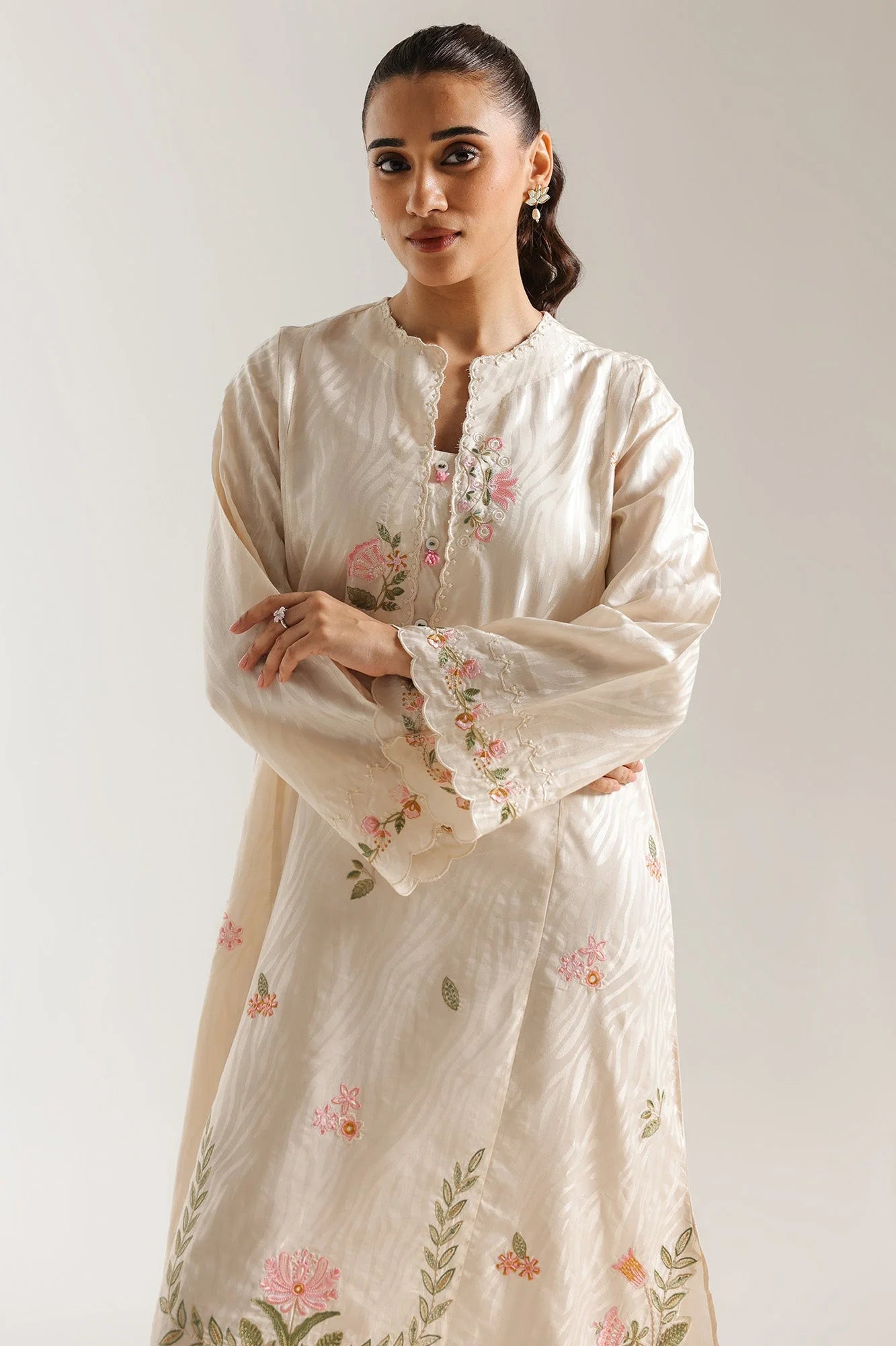 EMBROIDERED DRESS (E7704/102/227) Ethnc