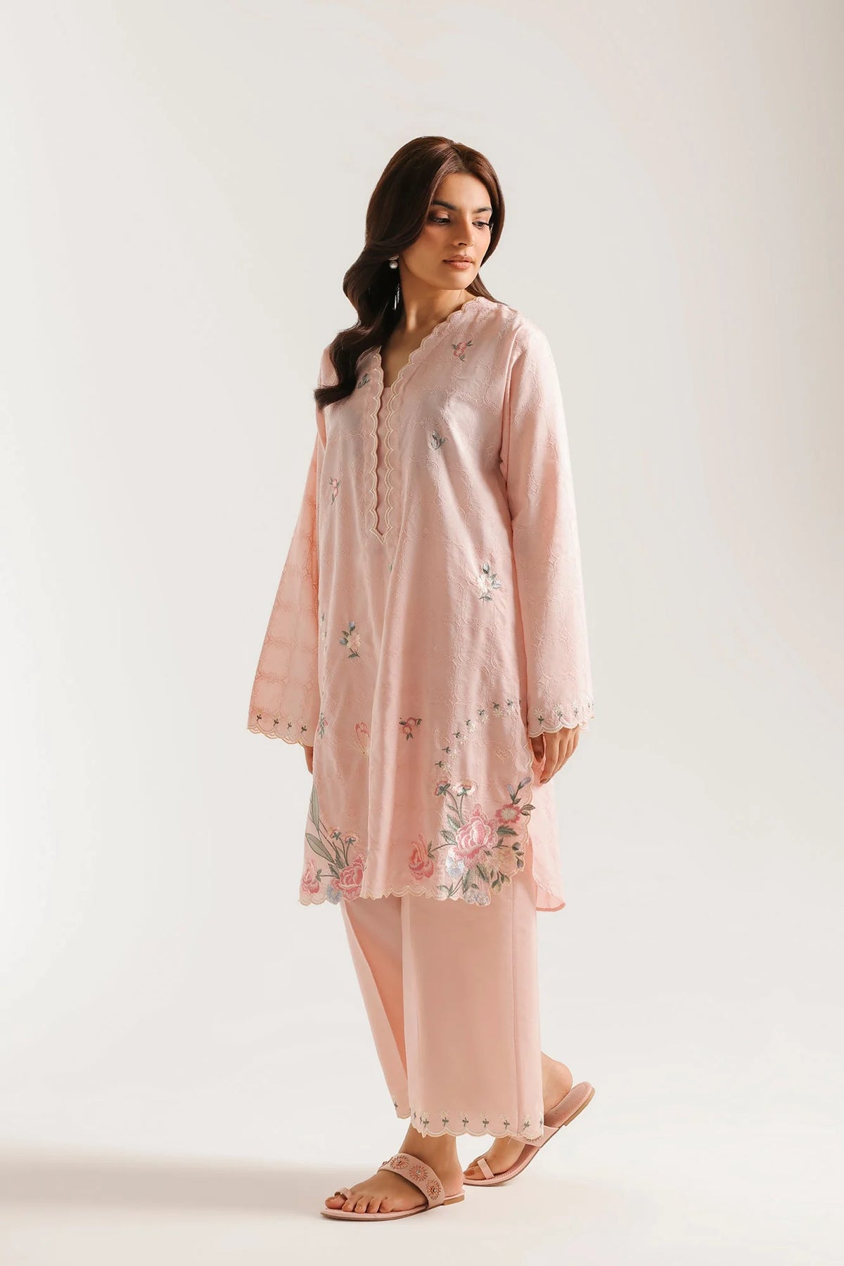 EMBROIDERED SUIT (E7848/102/327)