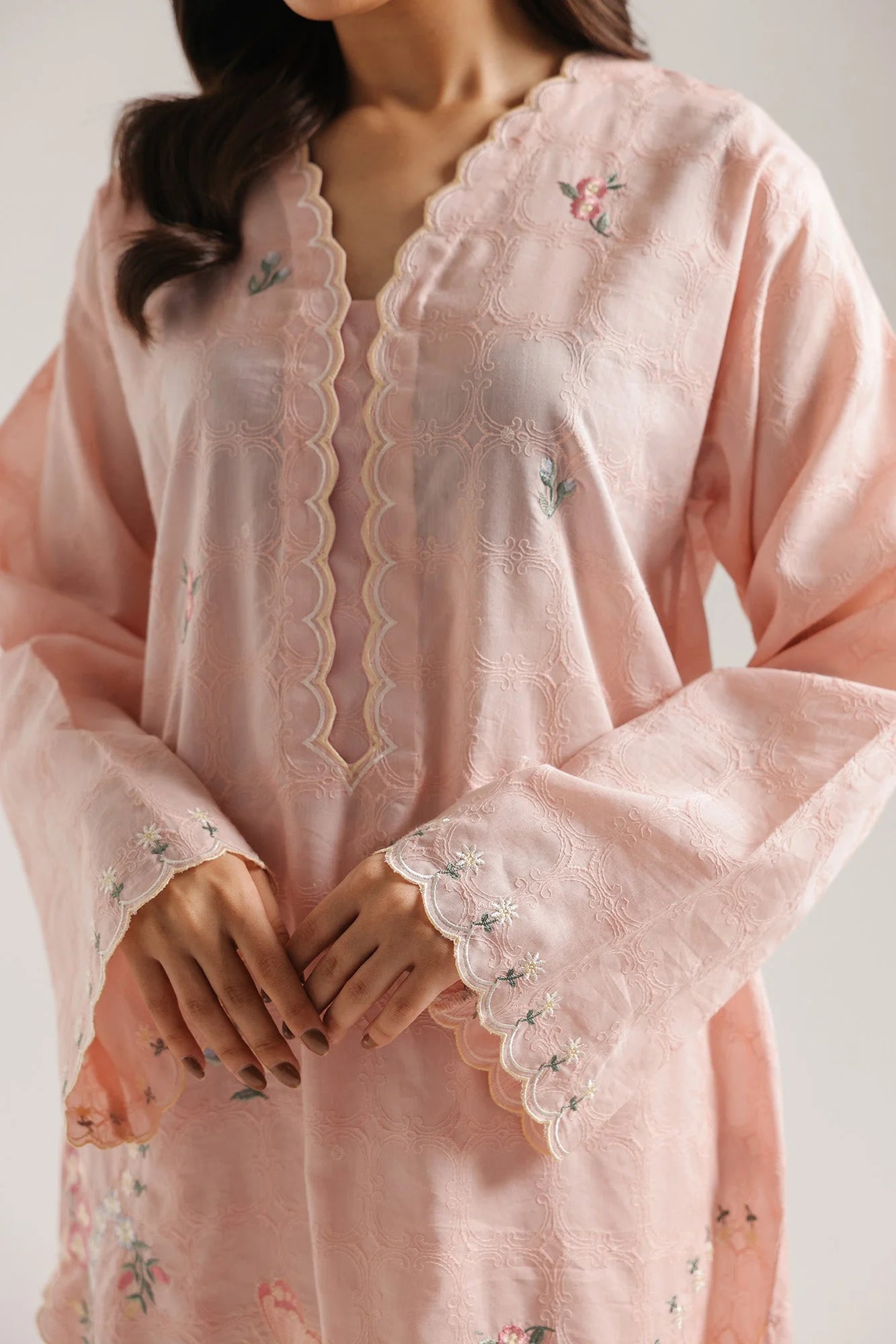 EMBROIDERED SUIT (E7848/102/327)