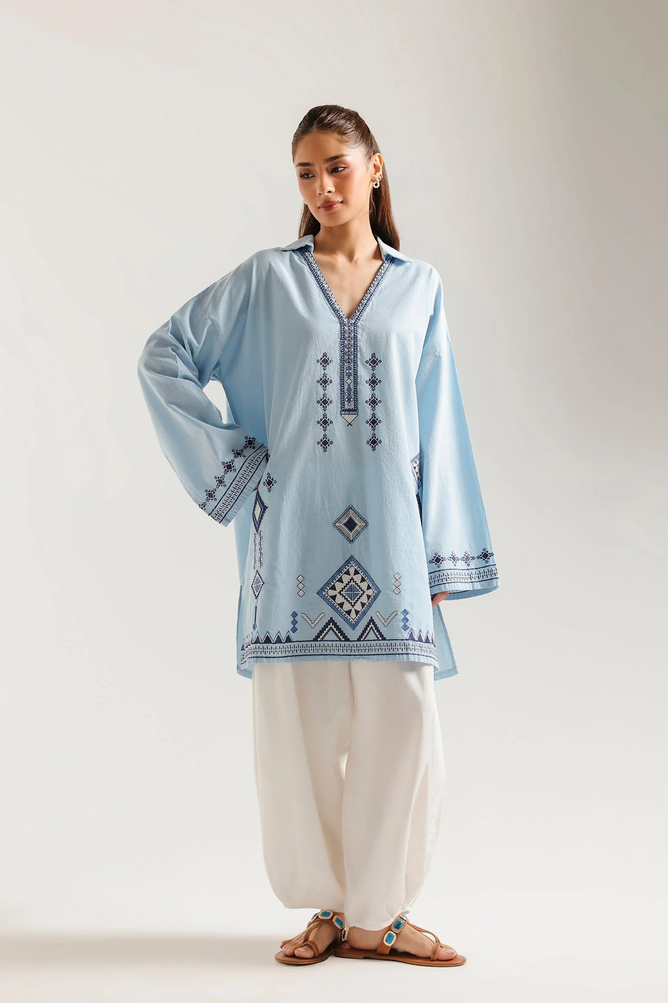 EMBROIDERED KURTI (E8005-102-617)