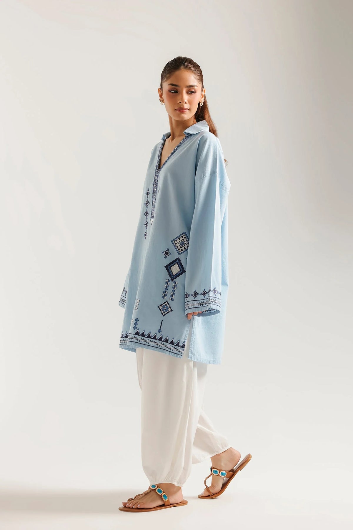 EMBROIDERED KURTI (E8005-102-617)