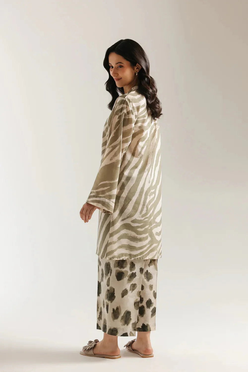 Ethnc Women Casual SP SS '26 Drop IV - Printed Suit | E8461/102/002