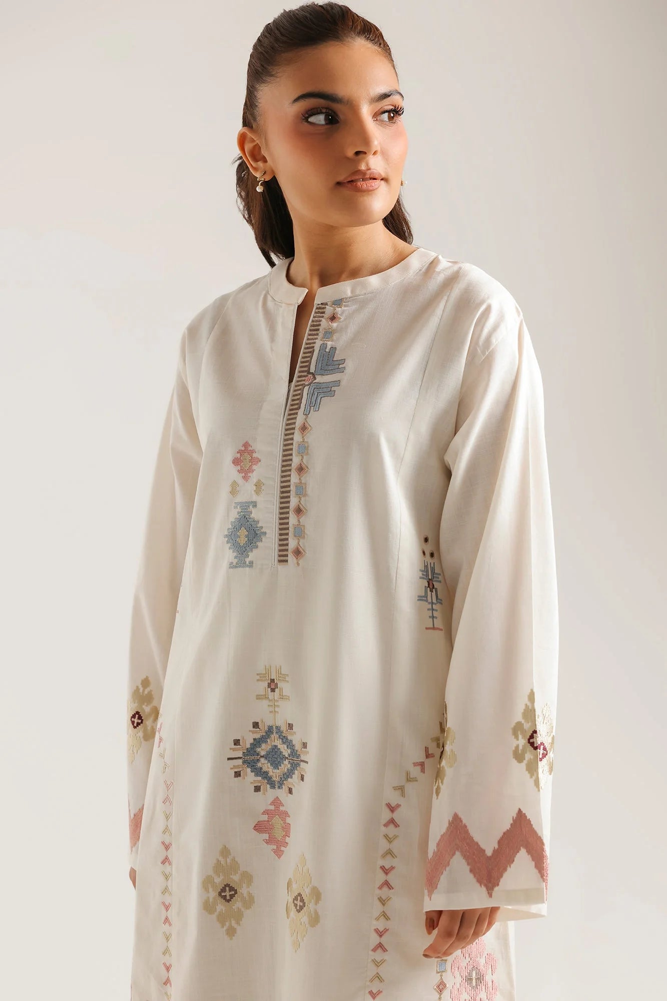 EMBROIDERED SHIRT (E9202/102/002)