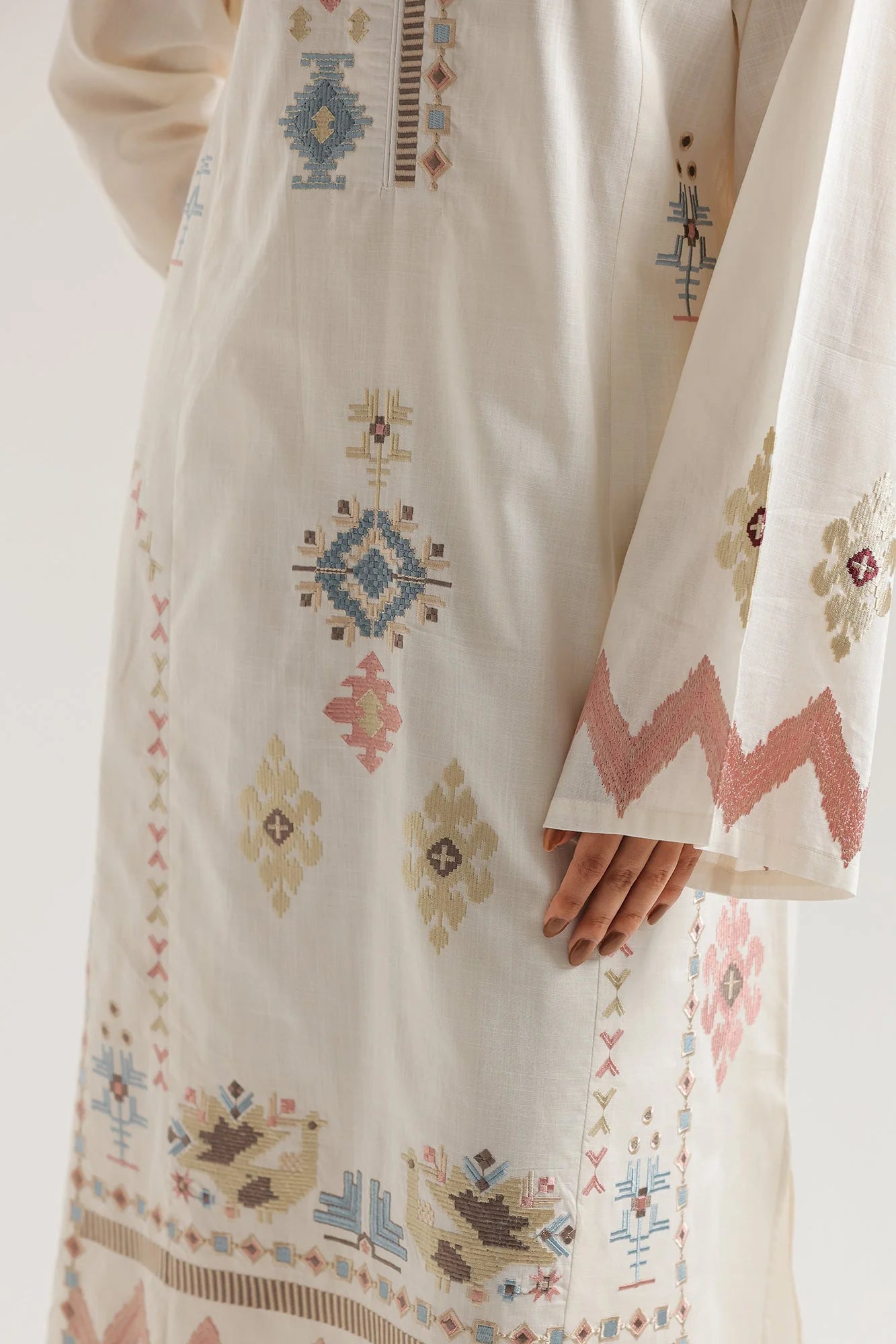 EMBROIDERED SHIRT (E9202/102/002)