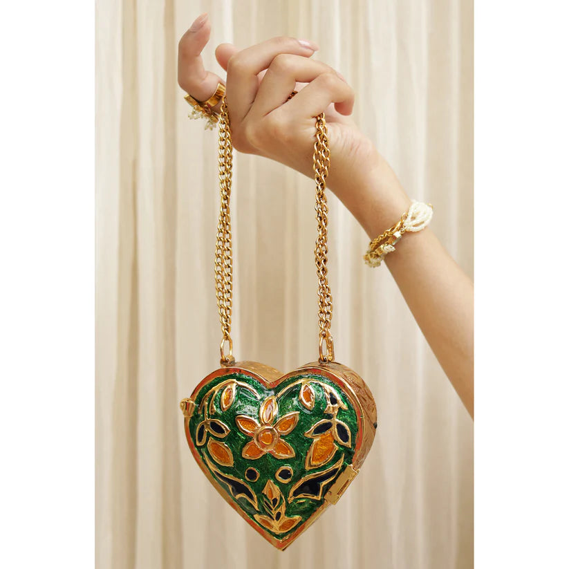 SMALL HEART SHAPE (CLUTCH) | DYOT | ACCESSORIES