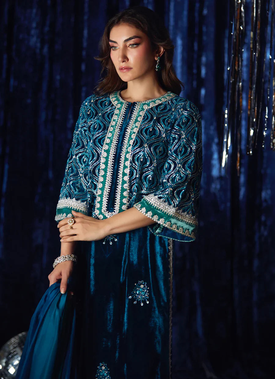 Farah Talib Aziz Velvet Fete '25 - Teen Teal Shirt And Dupatta