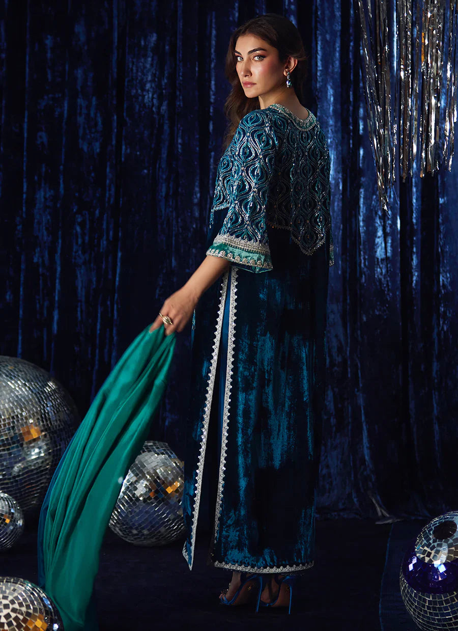 Farah Talib Aziz Velvet Fete '25 - Teen Teal Shirt And Dupatta