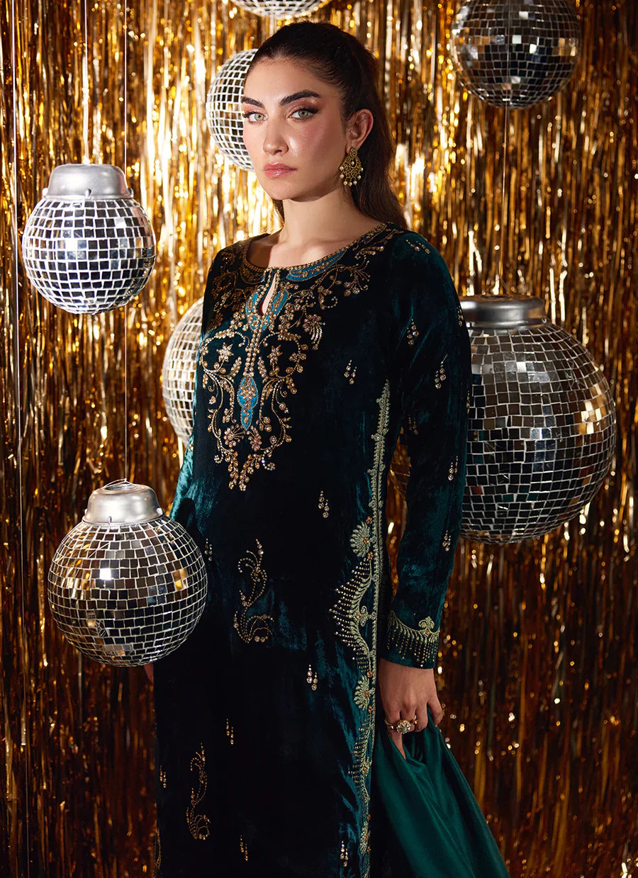 Farah Talib Aziz Velvet Fete '25 - Green Forest Green Velvet Shirt And Dupatta