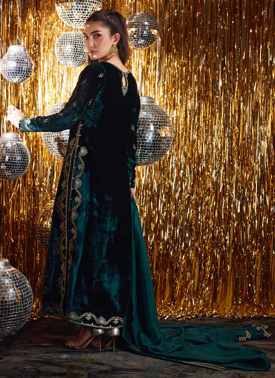 Farah Talib Aziz Velvet Fete '25 - Green Forest Green Velvet Shirt And Dupatta