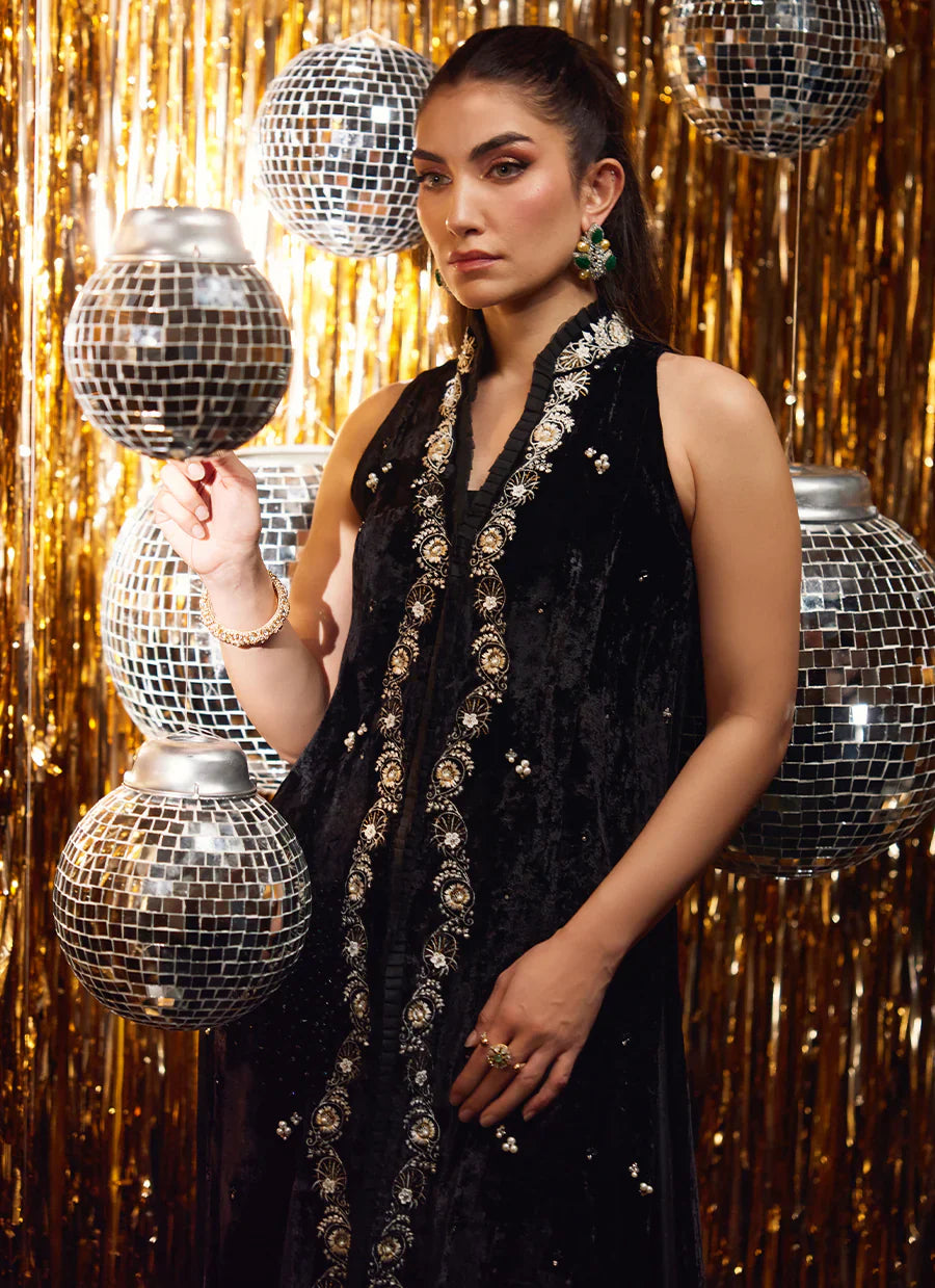 Farah Talib Aziz Velvet Fete '25 - Aveline Black Velvet Jacket
